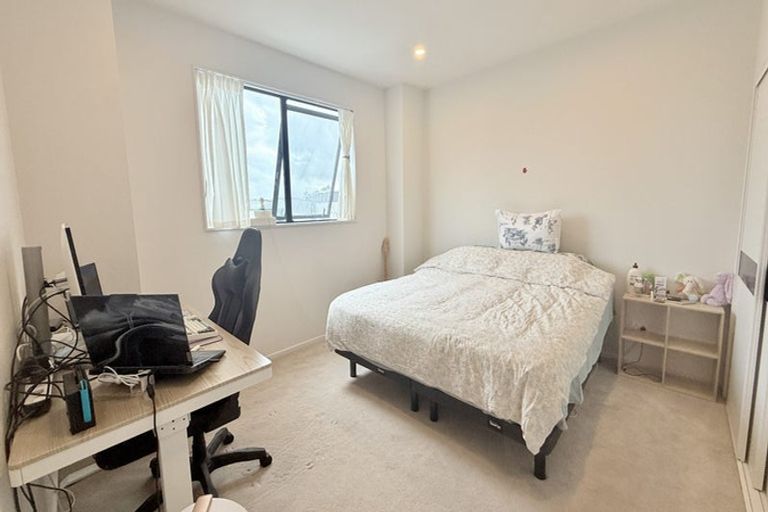 Photo of property in 6/11 Rengarenga Rise, Fairview Heights, Auckland, 0632