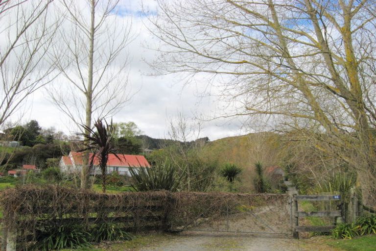 Photo of property in 93 Honi Taipua Street, Manakau, Levin, 5573