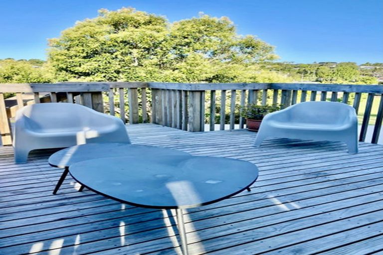 Photo of property in 2/56 Knightsbridge Drive, Forrest Hill, Auckland, 0620