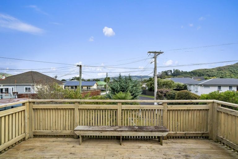 Photo of property in 6 Glen Alice Grove, Naenae, Lower Hutt, 5011