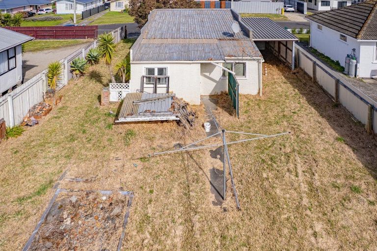 Photo of property in 27 Ruapehu Street, Castlecliff, Whanganui, 4501