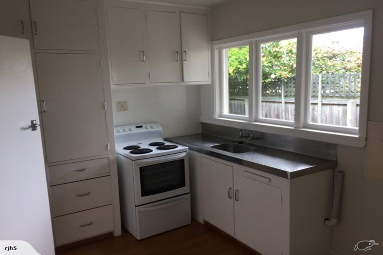 Photo of property in 71 Bretts Road, St Albans, Christchurch, 8052