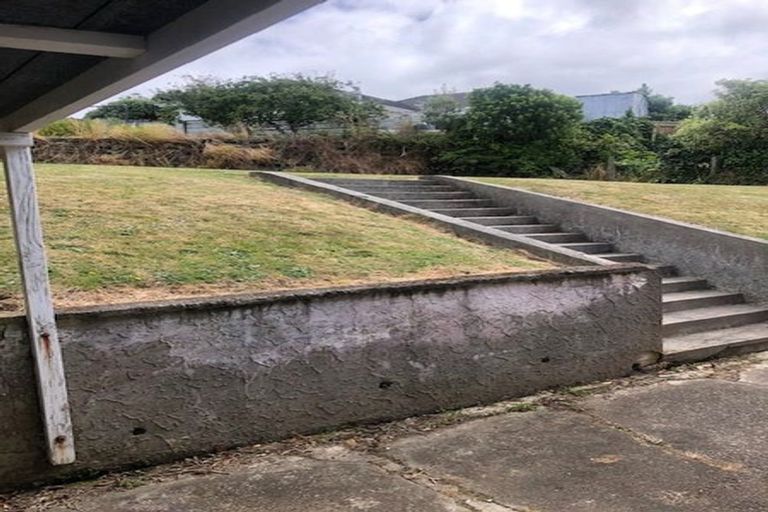 Photo of property in 6 Mascot Street, Tawa, Wellington, 5028