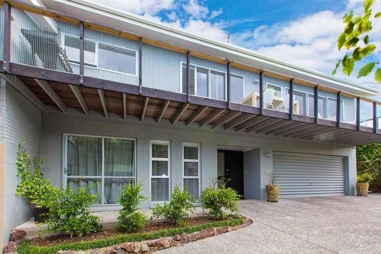 Photo of property in 2/13 Kiri Place, Mairangi Bay, Auckland, 0630
