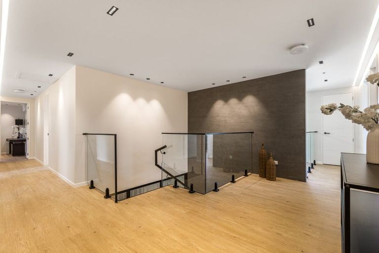 Photo of property in 38 Fernhill Way, Oteha, Auckland, 0632