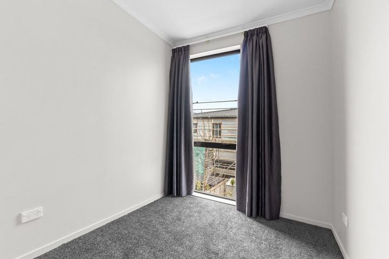 Photo of property in 28 Lili Chen Way, Mangere Bridge, Auckland, 2022