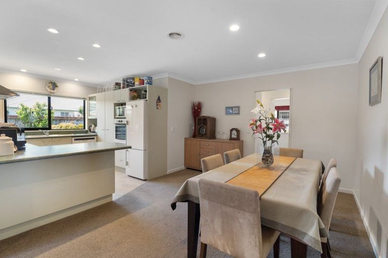 Photo of property in 7 Aburoc Place, Paraparaumu Beach, Paraparaumu, 5032