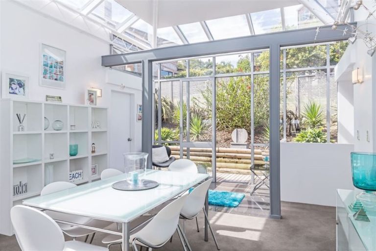 Photo of property in 61 Roberts Road, Matakatia, Whangaparaoa, 0930