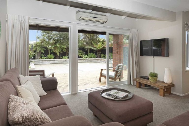 Photo of property in 2/193 Centaurus Road, Saint Martins, Christchurch, 8022