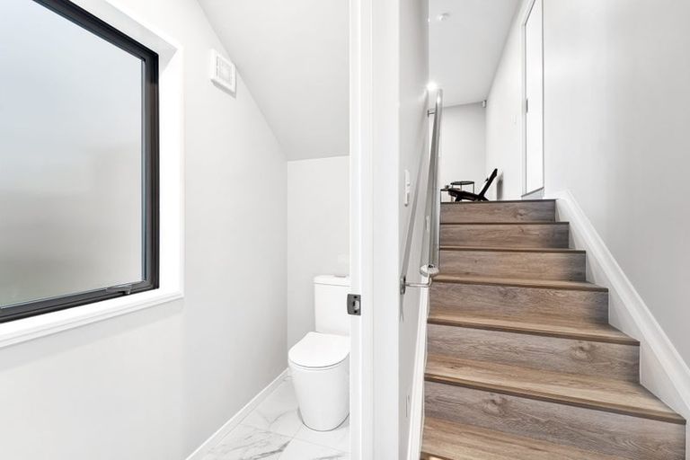 Photo of property in 13b Windermere Crescent, Blockhouse Bay, Auckland, 0600