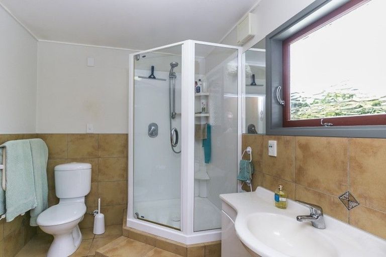 Photo of property in 146a Karori Road, Karori, Wellington, 6012