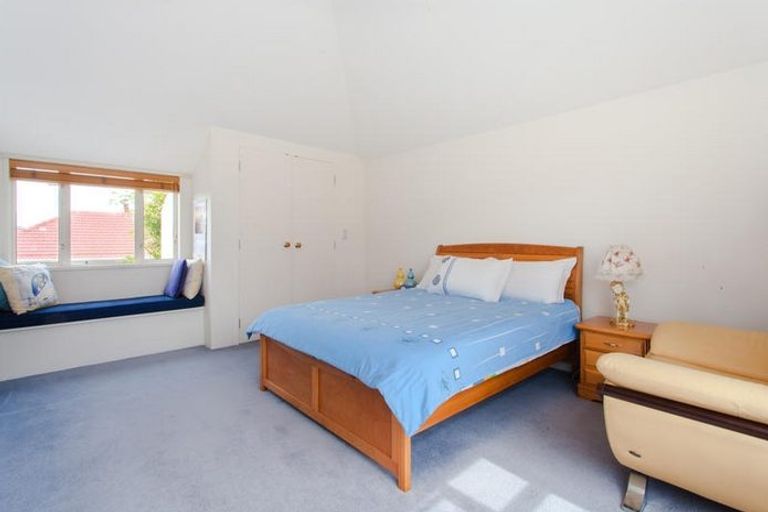 Photo of property in 34 King Richard Place, Browns Bay, Auckland, 0630