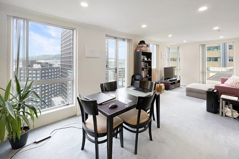 Photo of property in Terrace Heights Apartments, 11e/163 The Terrace, Wellington Central, Wellington, 6011