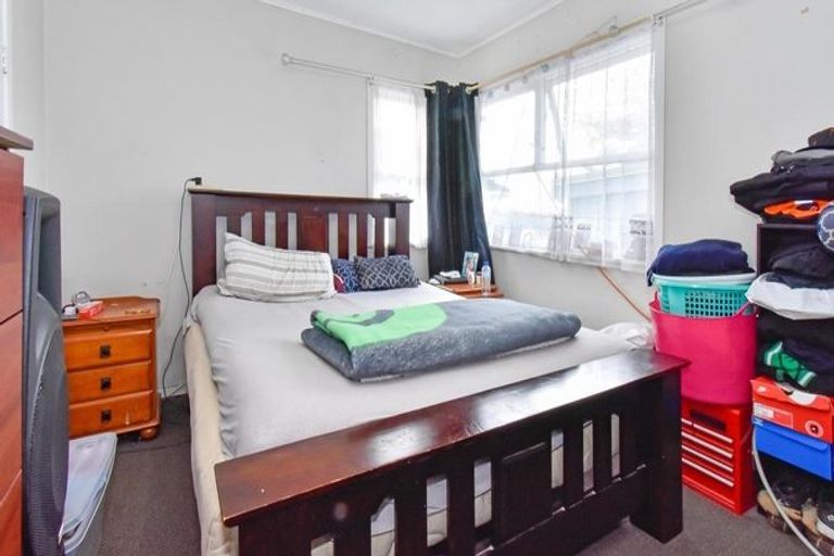 Photo of property in 32 Halswell Street, Mangere East, Auckland, 2024