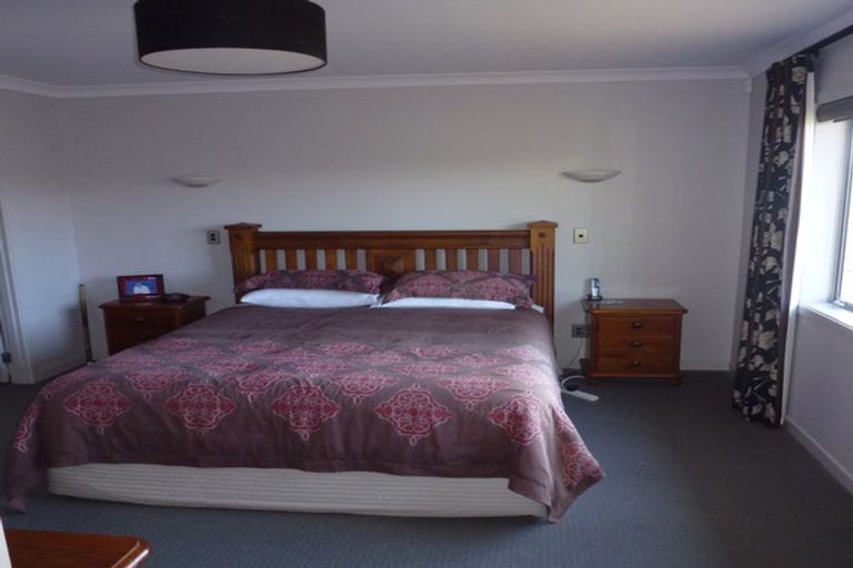 Photo of property in 14 Rosalie Terrace, Kelvin Grove, Palmerston North, 4414