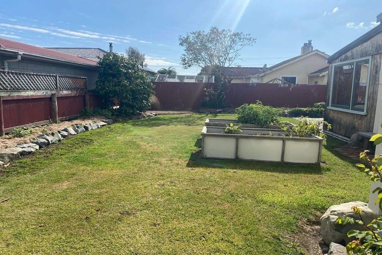 Photo of property in 16 Maude Street, Waimate, 7924