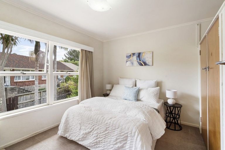 Photo of property in 1/21 Evelyn Place, Hillcrest, Auckland, 0627