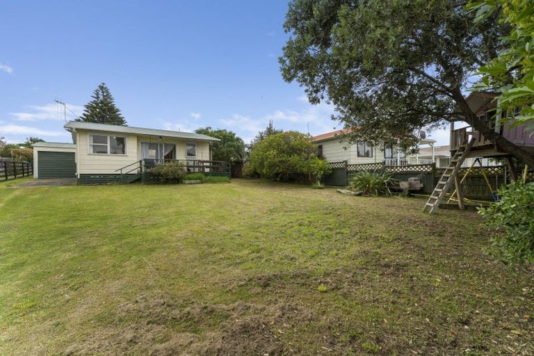Photo of property in 49 Toi Street, Otaki Beach, Otaki, 5512