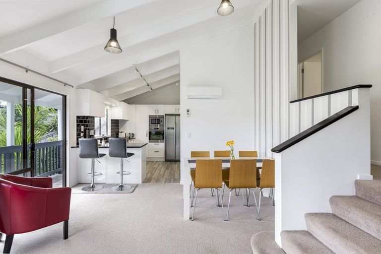 Photo of property in 2/660 Beach Road, Browns Bay, Auckland, 0630