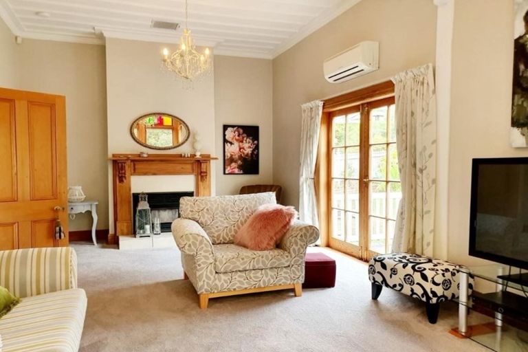 Photo of property in 286 Main Road, Tawa, Wellington, 5028