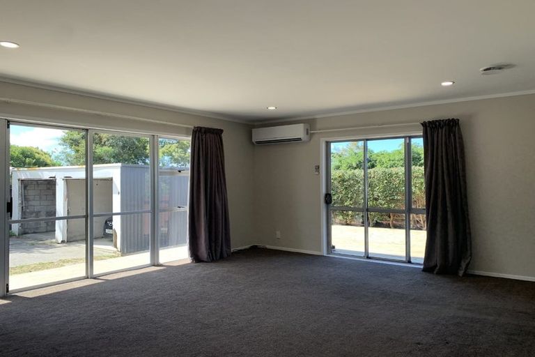 Photo of property in 3/157 Te Atatu Road, Te Atatu South, Auckland, 0610