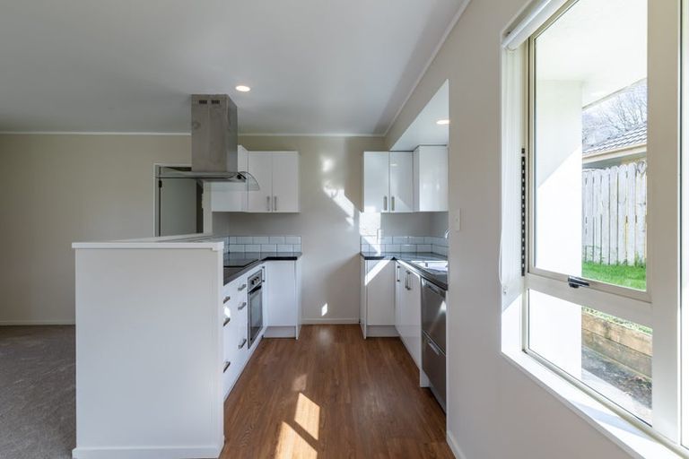 Photo of property in 100e Parrs Cross Road, Henderson, Auckland, 0612