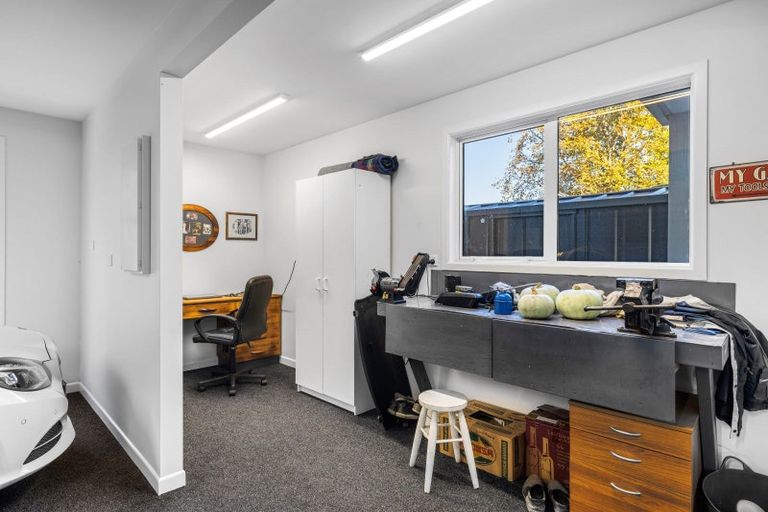 Photo of property in 341 Devonport Road, Tauranga, 3110