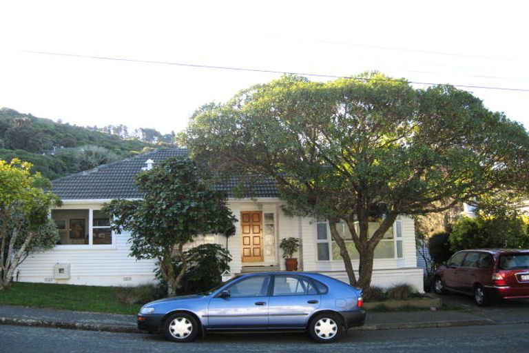 Photo of property in 7 Waikare Street, Karori, Wellington, 6012