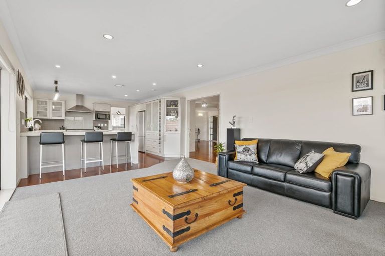 Photo of property in 25 Leafield Crescent, Henderson, Auckland, 0612