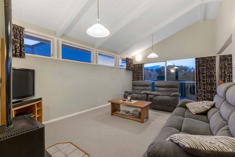 Photo of property in 37 Ernest Street, Ranui, Porirua, 5024