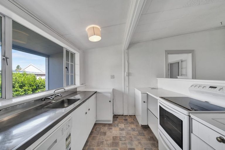 Photo of property in 45 Fitzroy Road, Fitzroy, New Plymouth, 4312