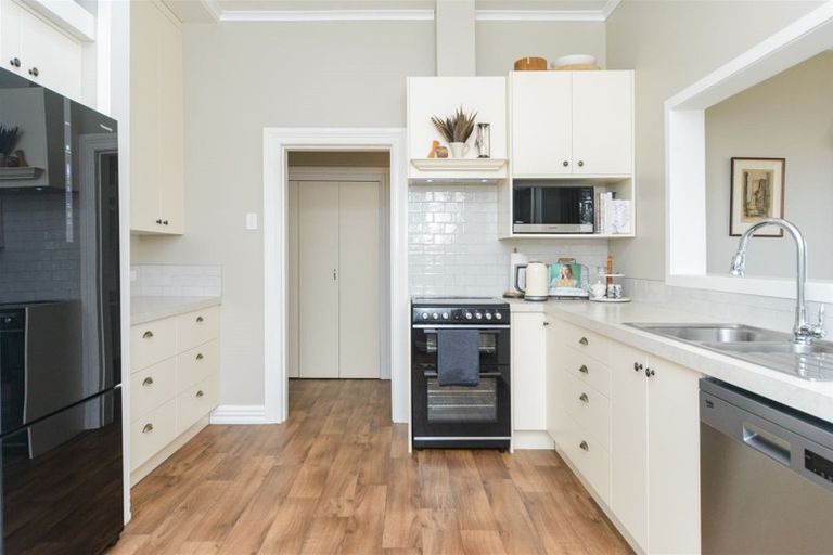 Photo of property in 104 Sherwill Street West, Feilding, 4702