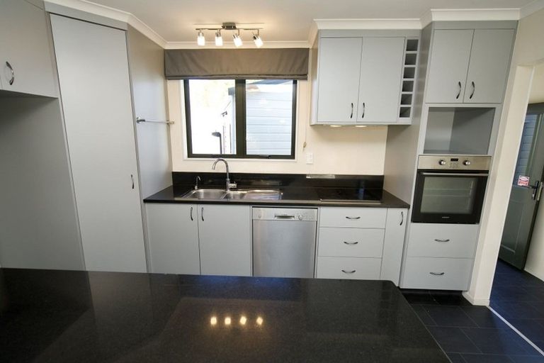 Photo of property in 14 Stirling Crescent, Hokowhitu, Palmerston North, 4410