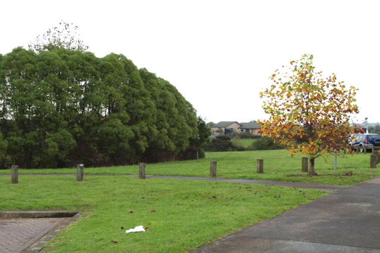 Photo of property in 41 Corta Bella Place, Golflands, Auckland, 2013