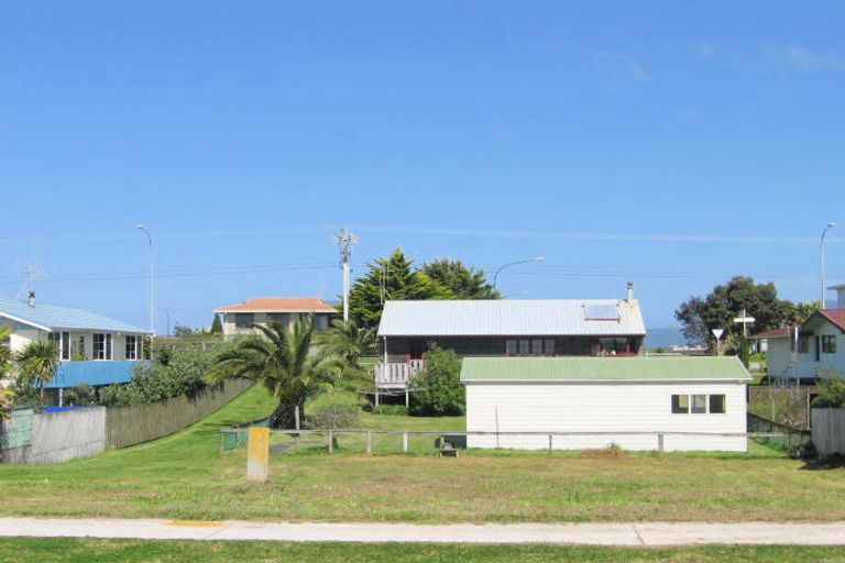 Photo of property in 38 Motiti Road, Papamoa Beach, Papamoa, 3118