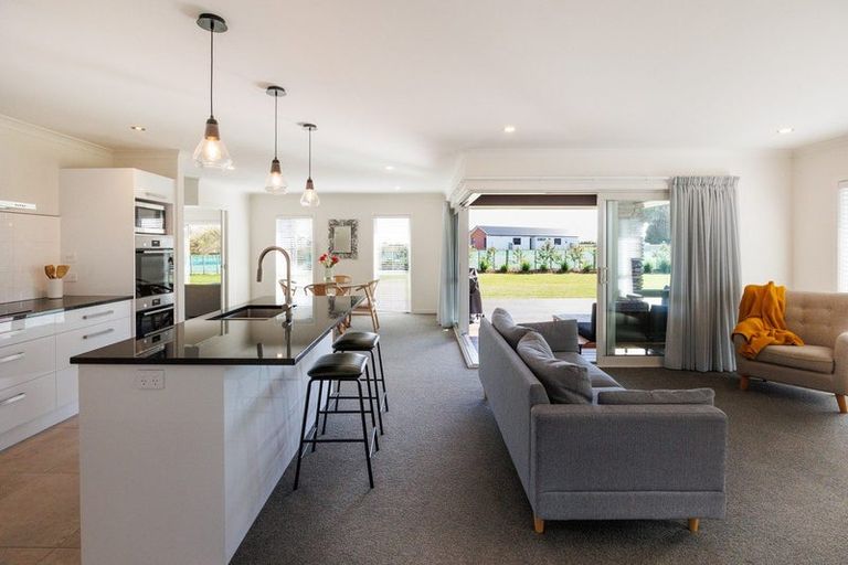 Photo of property in 140 Mount Biggs Road, Halcombe, 4779