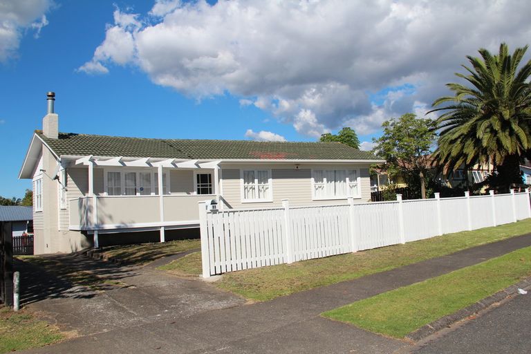 Photo of property in 11 Minton Place, Manurewa, Auckland, 2102