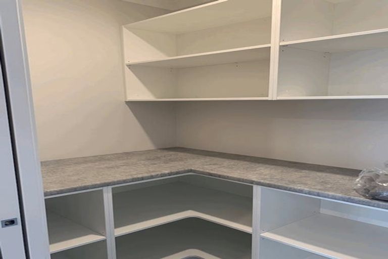 Photo of property in 4 Edenmore Terrace, Fitzherbert, Palmerston North, 4410