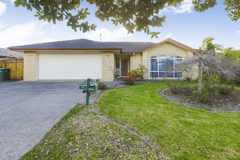Photo of property in 35 Croftview Road, Wattle Downs, Auckland, 2103