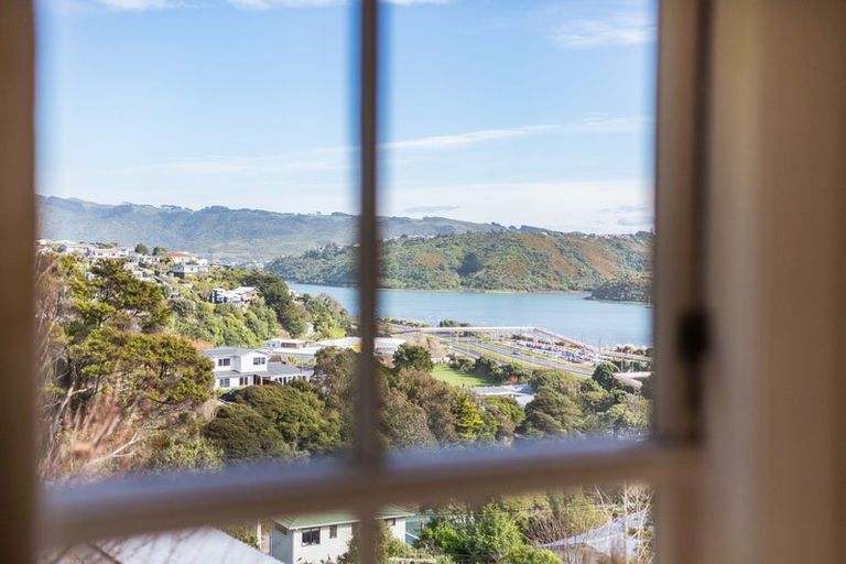 Photo of property in 28 Kiriwai Road, Paremata, Porirua, 5024