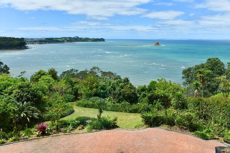 Photo of property in 979 Whangaparaoa Road, Tindalls Beach, Whangaparaoa, 0930