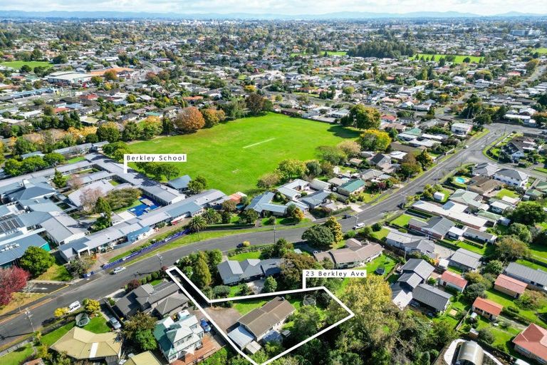 Photo of property in 23 Berkley Avenue, Hillcrest, Hamilton, 3216