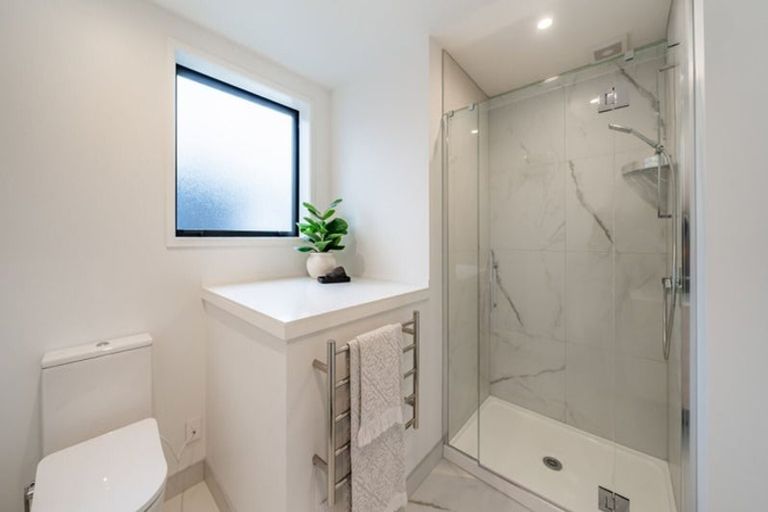 Photo of property in 2/183 Cambridge Terrace, Fairfield, Lower Hutt, 5011