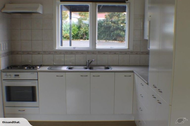 Photo of property in 1/133 Shakespeare Road, Milford, Auckland, 0620