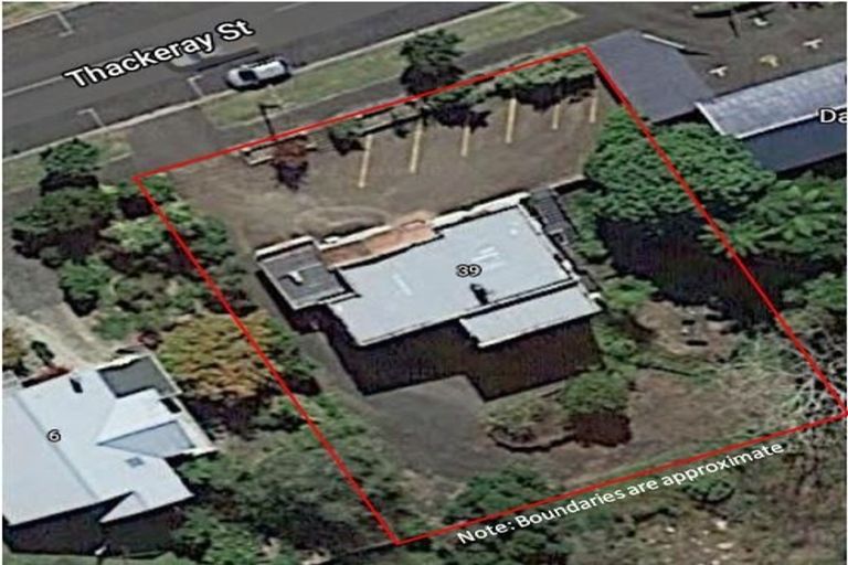 Photo of property in 39 Thackeray Street, Hamilton Lake, Hamilton, 3204