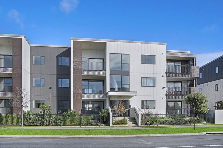 Photo of property in 1/4 Ara Kataraina, Mangere, Auckland, 2022
