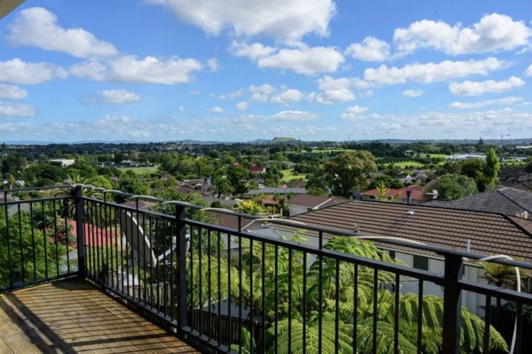 Photo of property in 11 Acland Place, Botany Downs, Auckland, 2010