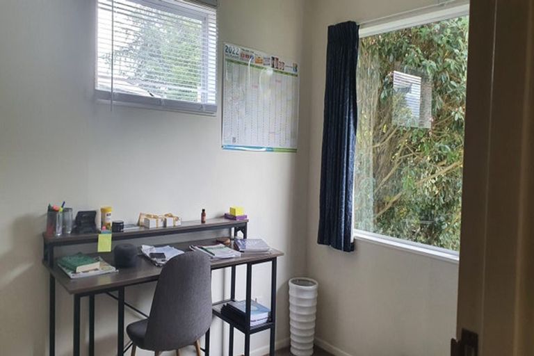 Photo of property in 90 Strathmore Avenue, Levin, 5510