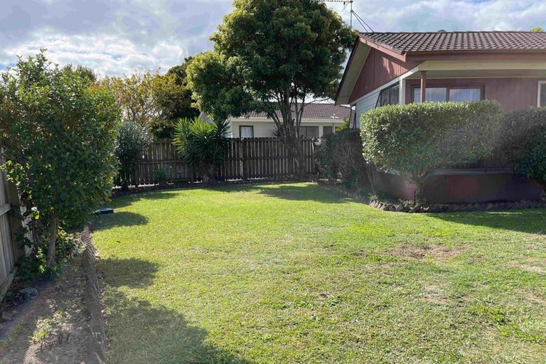 Photo of property in 19 Lyren Place, Half Moon Bay, Auckland, 2012