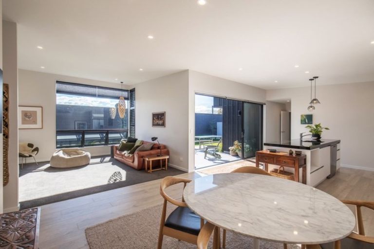 Photo of property in 7 Stackbrae Avenue, Wanaka, 9305